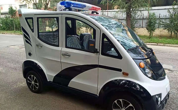 祁连警用巡逻车